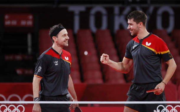 日本队鏖战葡萄牙队，梁靖崑惊艳四座